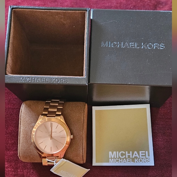 Michael Kors MK3197 Rose Gold Wrist Watch for Women - Picture 5 of 5